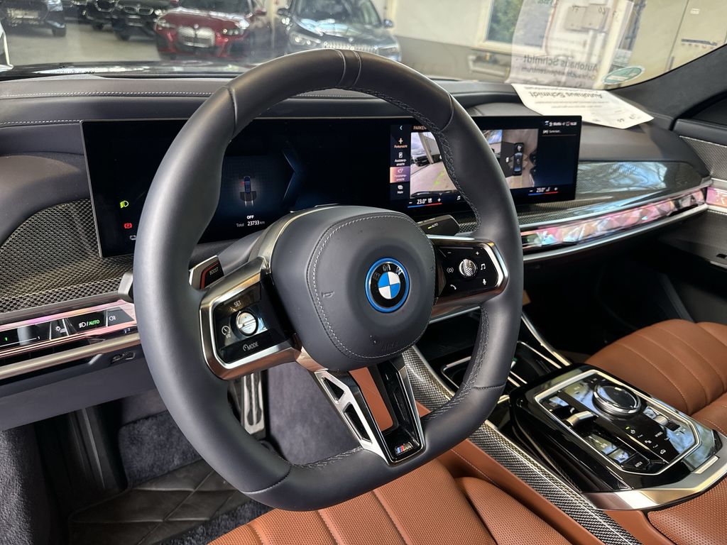 BMW i7 2025