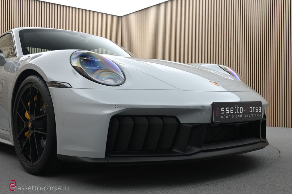 Porsche 992 2024