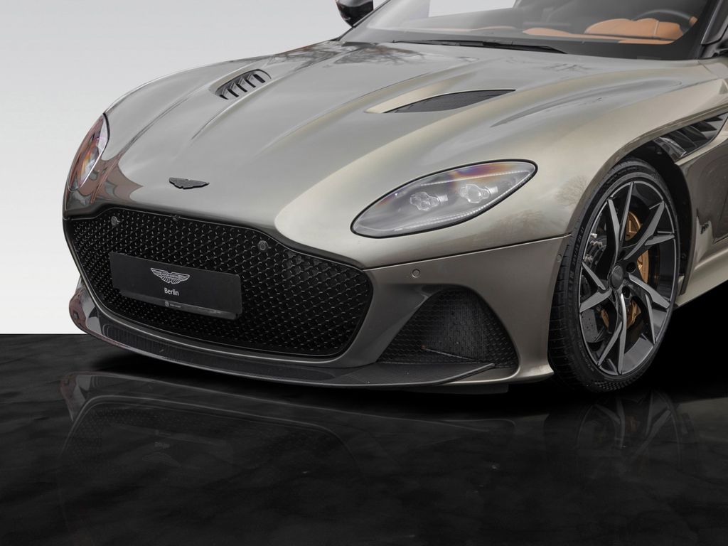 Aston Martin DBS 2023