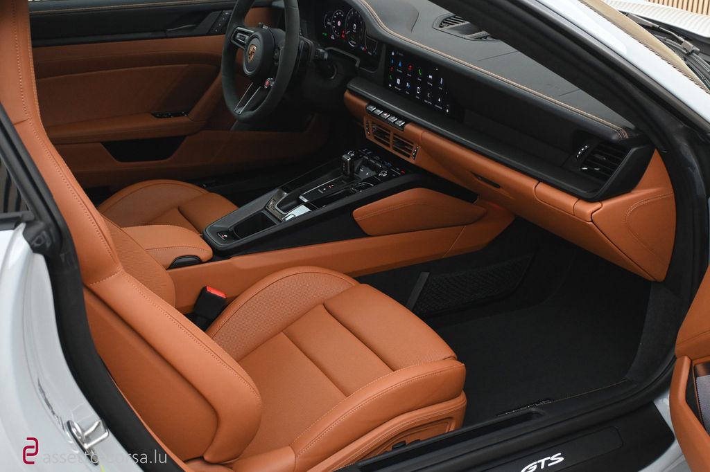 Porsche 992 2024