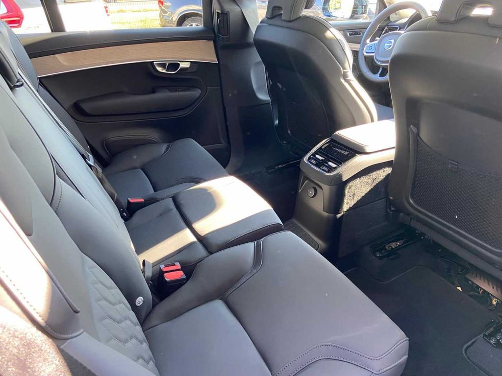 Volvo XC90 2025