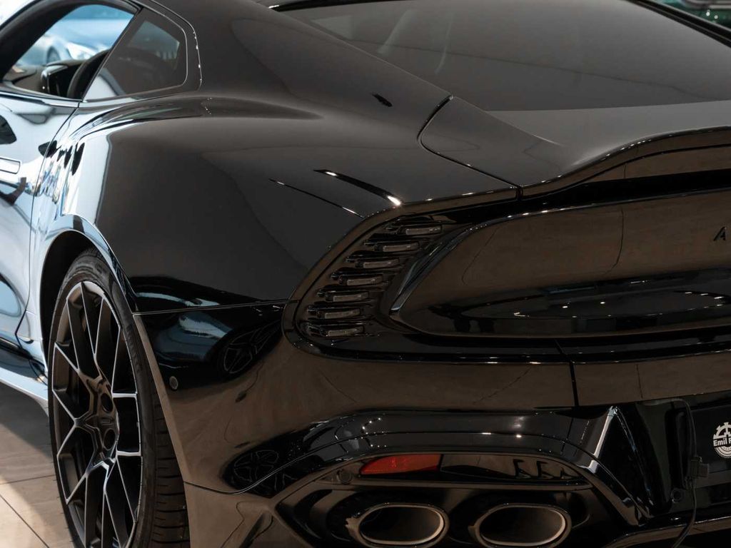 Aston Martin Vanquish