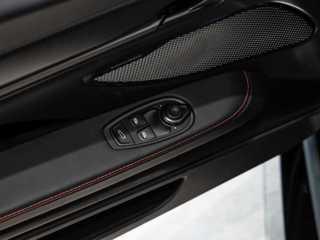 Aston Martin Vanquish