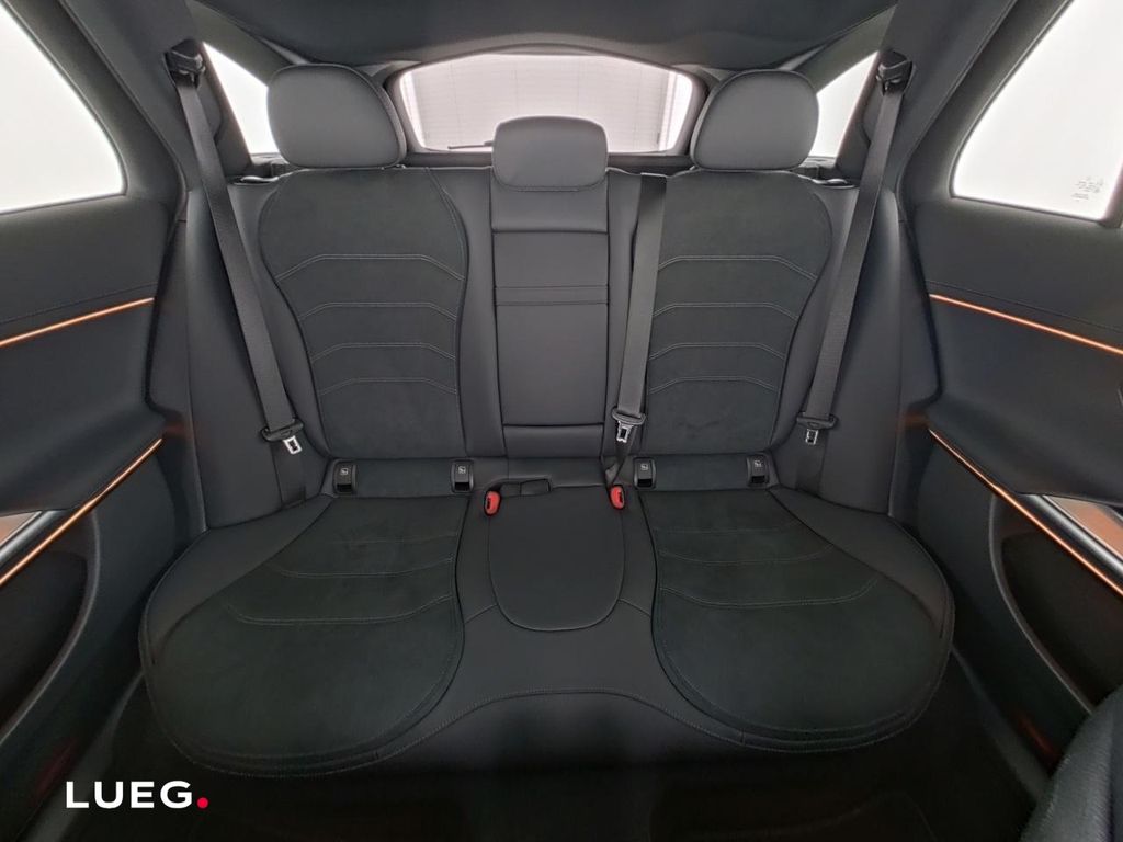 Mercedes-Benz E 300 2025