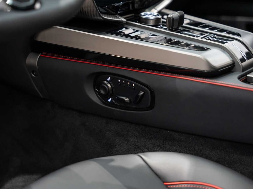 Aston Martin Vanquish