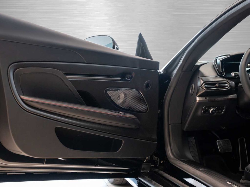 Aston Martin Vanquish