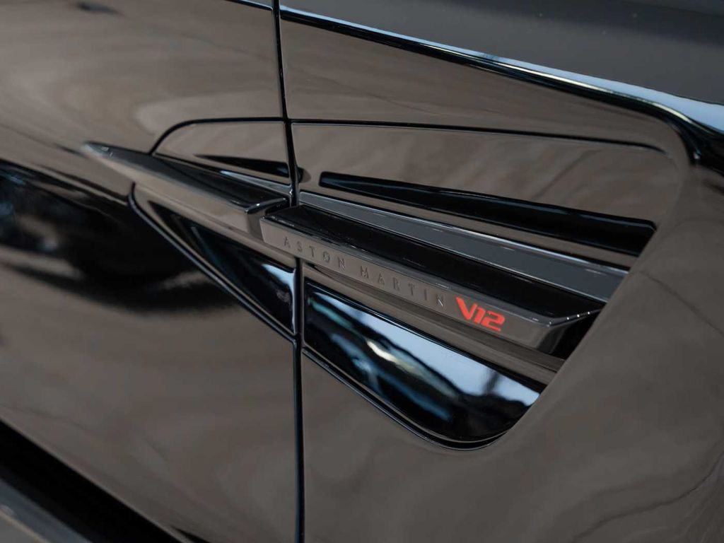 Aston Martin Vanquish