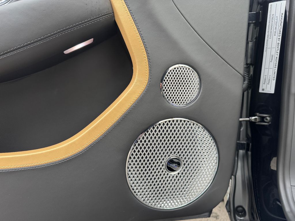 Bentley Continental GTC 2023