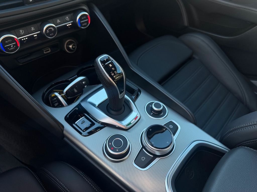 Alfa Romeo Giulia 2024