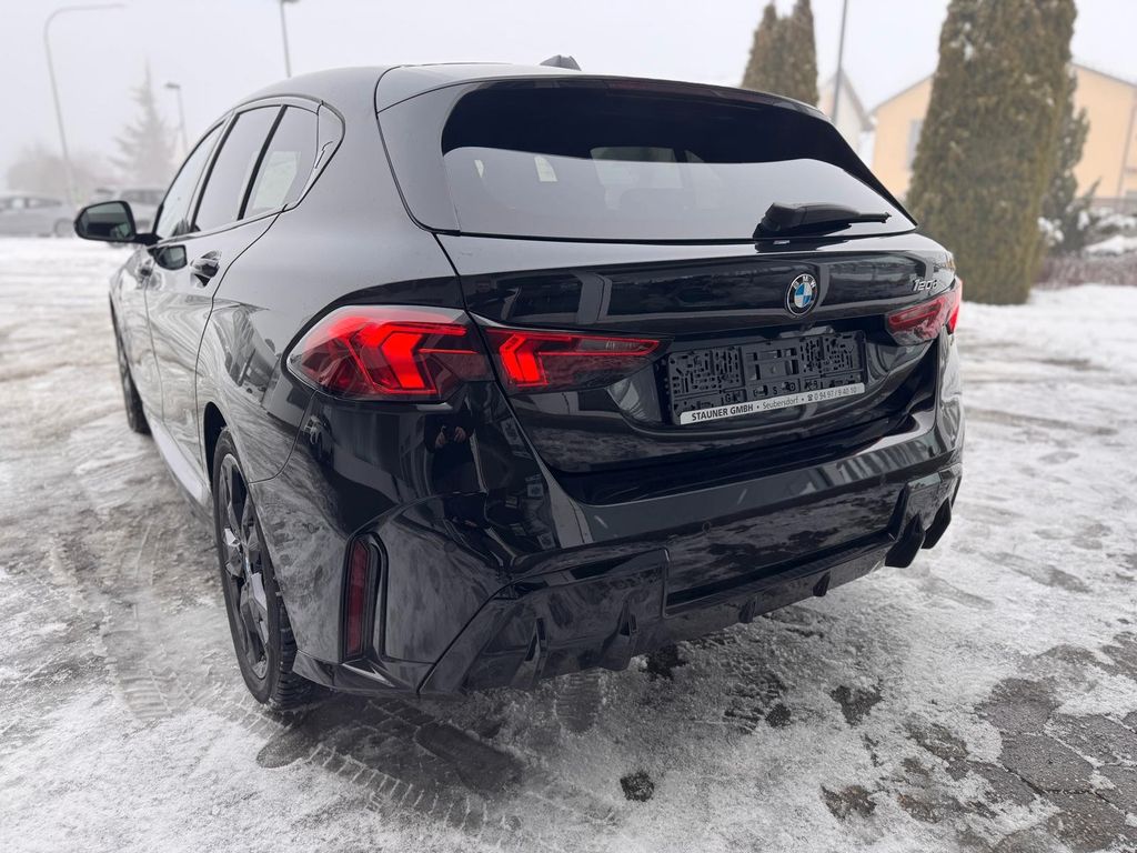 BMW 120 2025