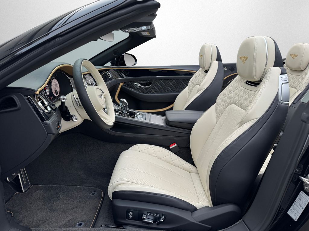 Bentley Continental GTC 2023