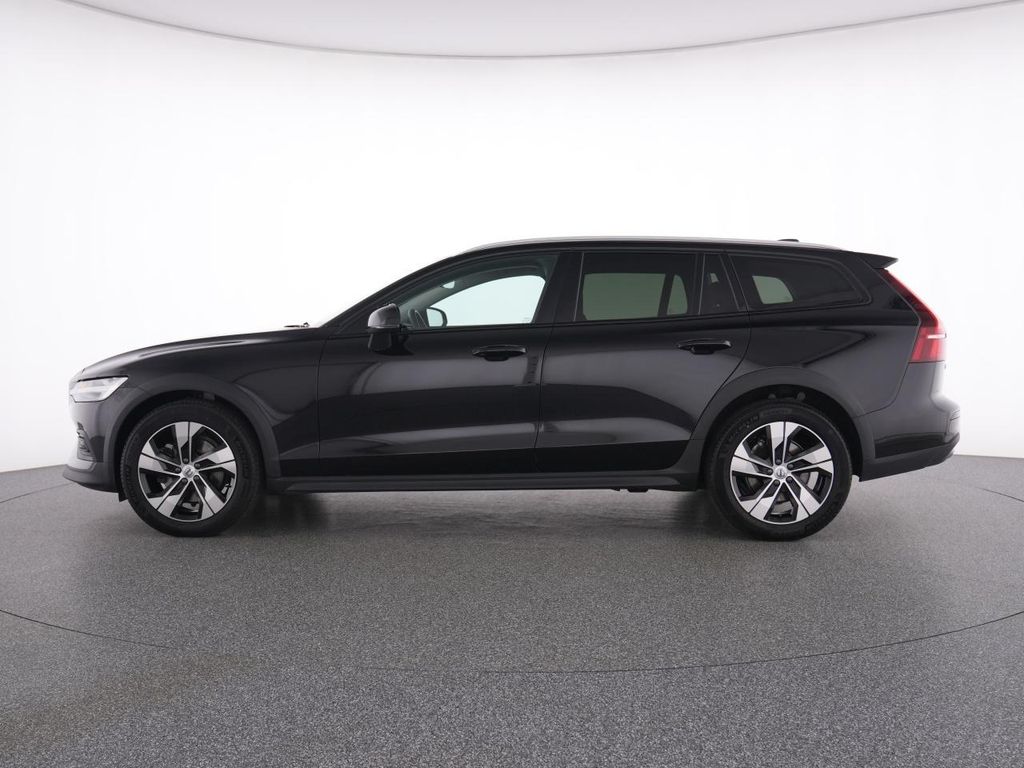 Volvo V60 Cross Country 2023