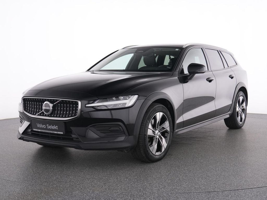 Volvo V60 Cross Country 2023