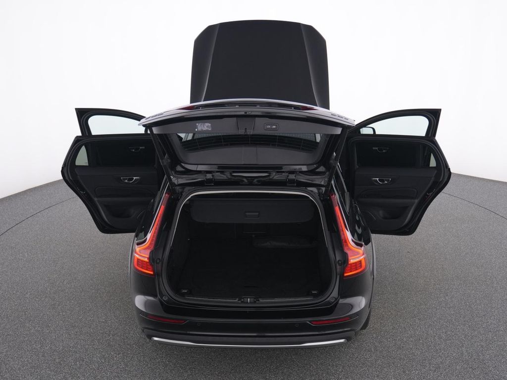 Volvo V60 Cross Country 2023