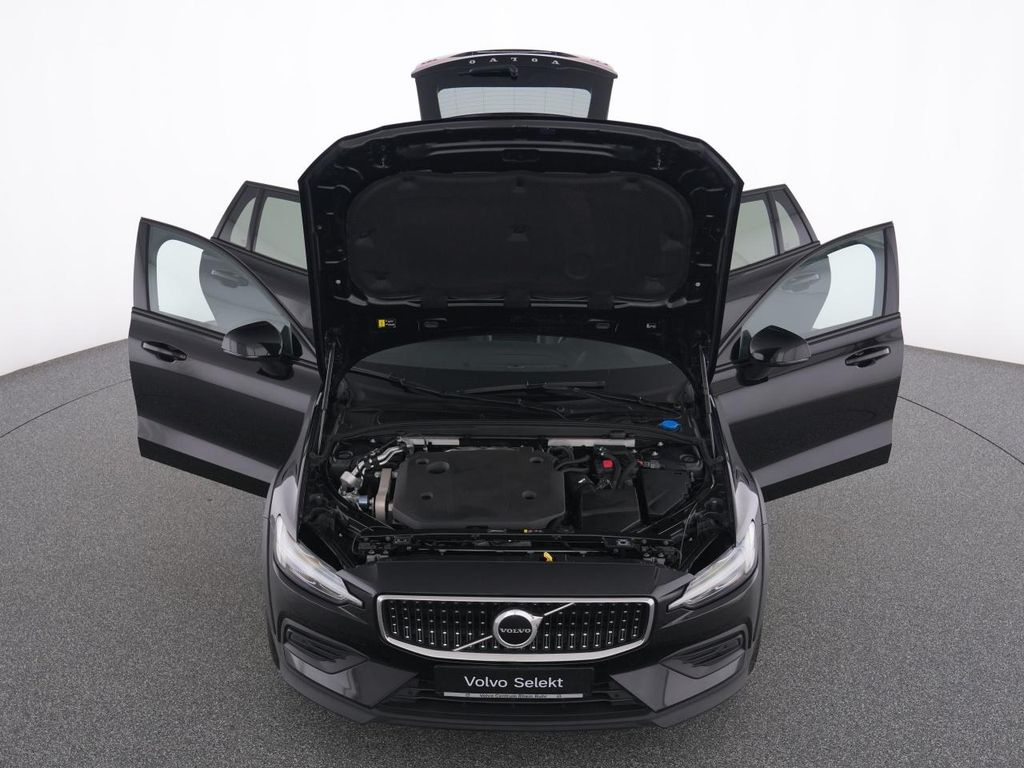 Volvo V60 Cross Country 2023