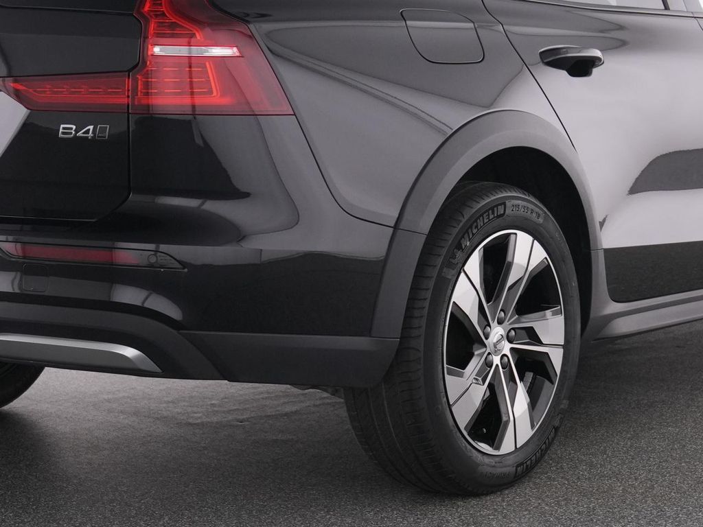 Volvo V60 Cross Country 2023