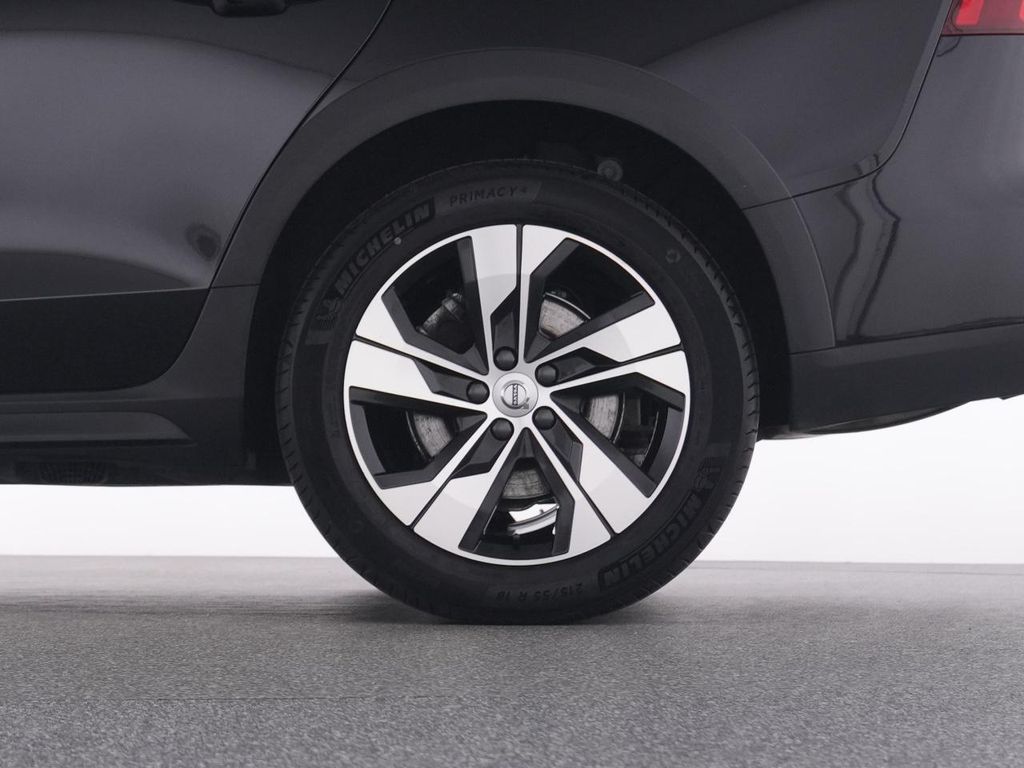 Volvo V60 Cross Country 2023