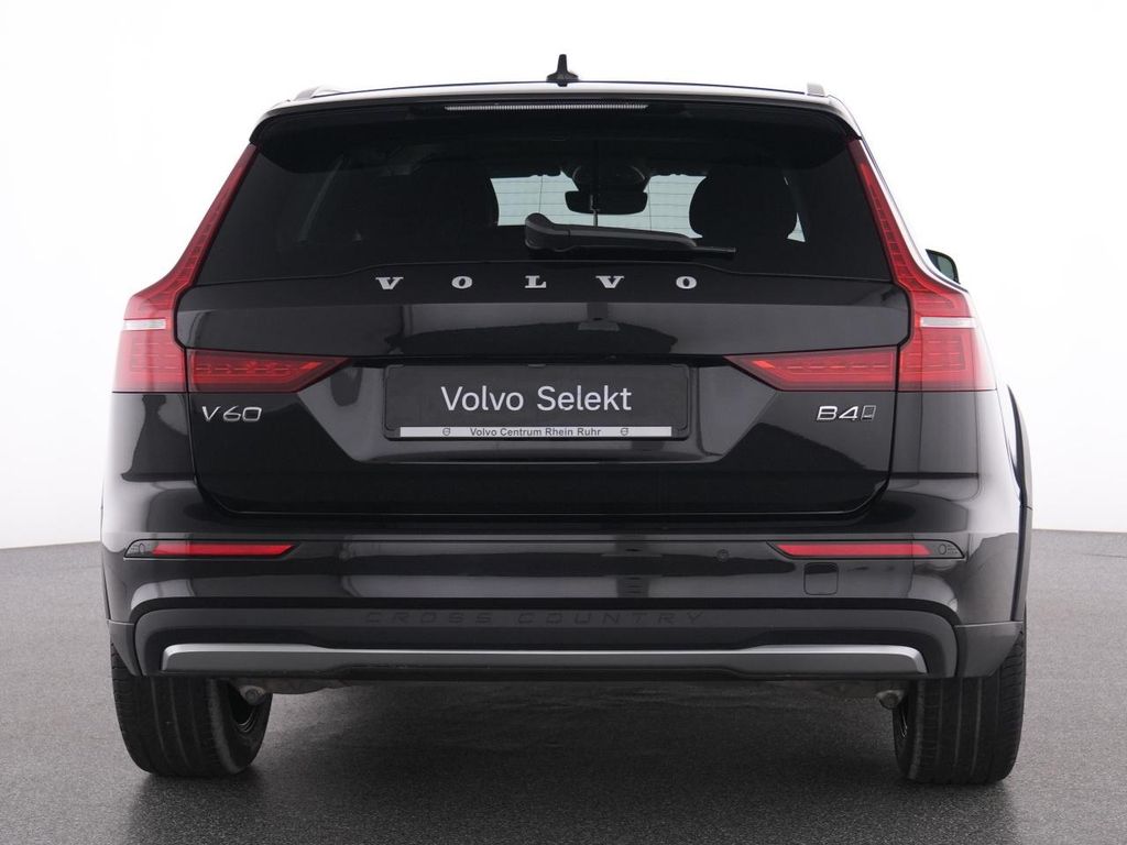 Volvo V60 Cross Country 2023