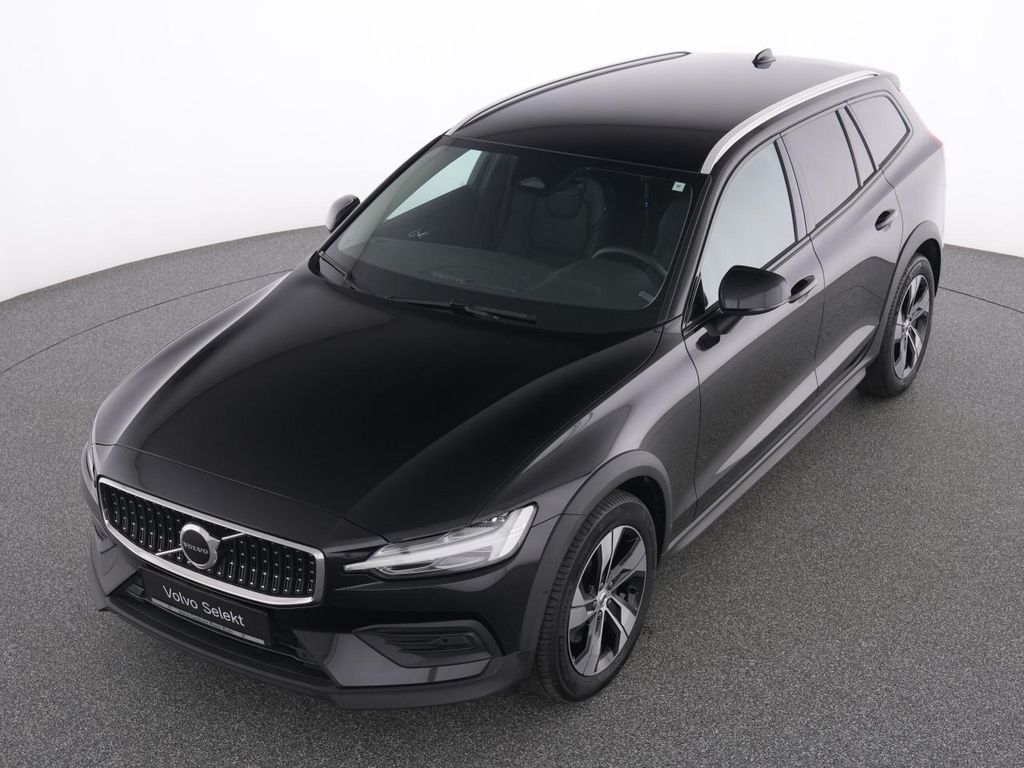 Volvo V60 Cross Country 2023