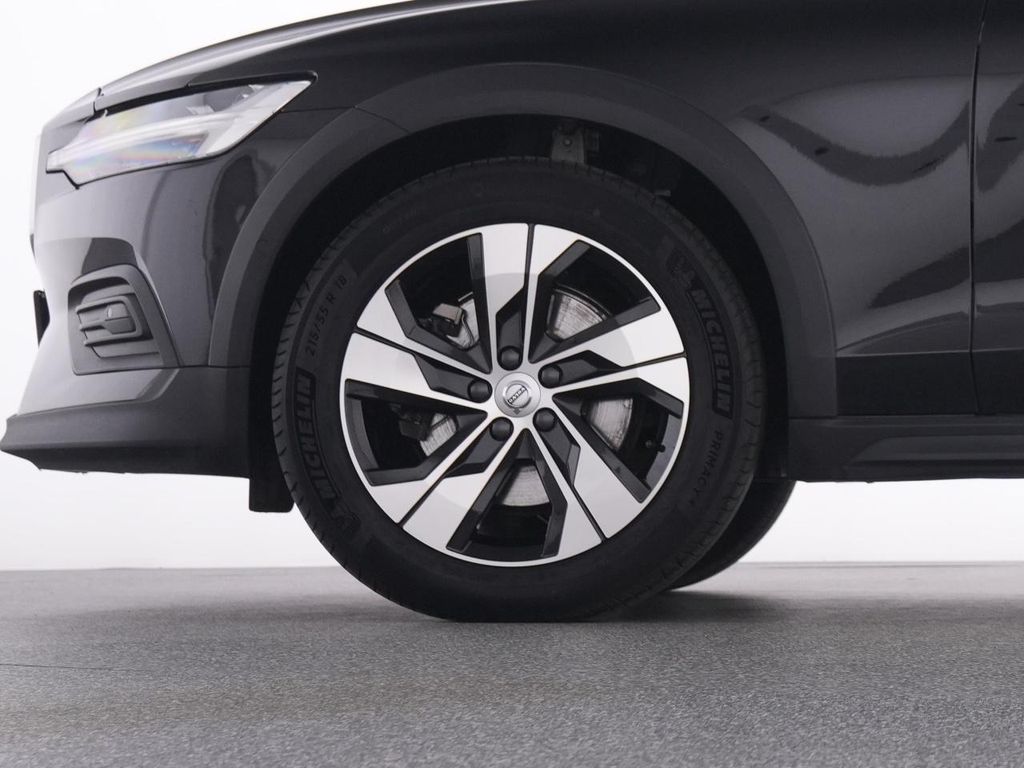 Volvo V60 Cross Country 2023