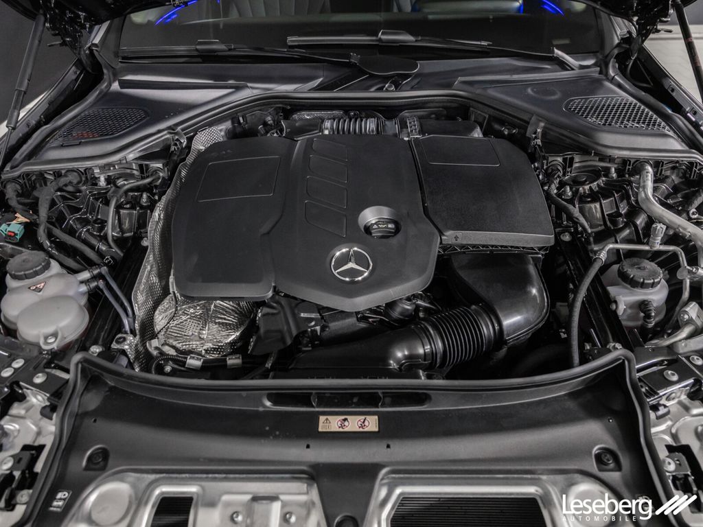 Mercedes-Benz E 300 2025