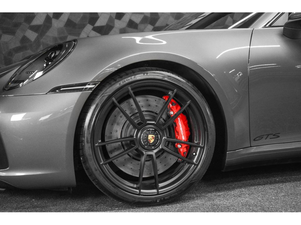 Porsche 992 2024