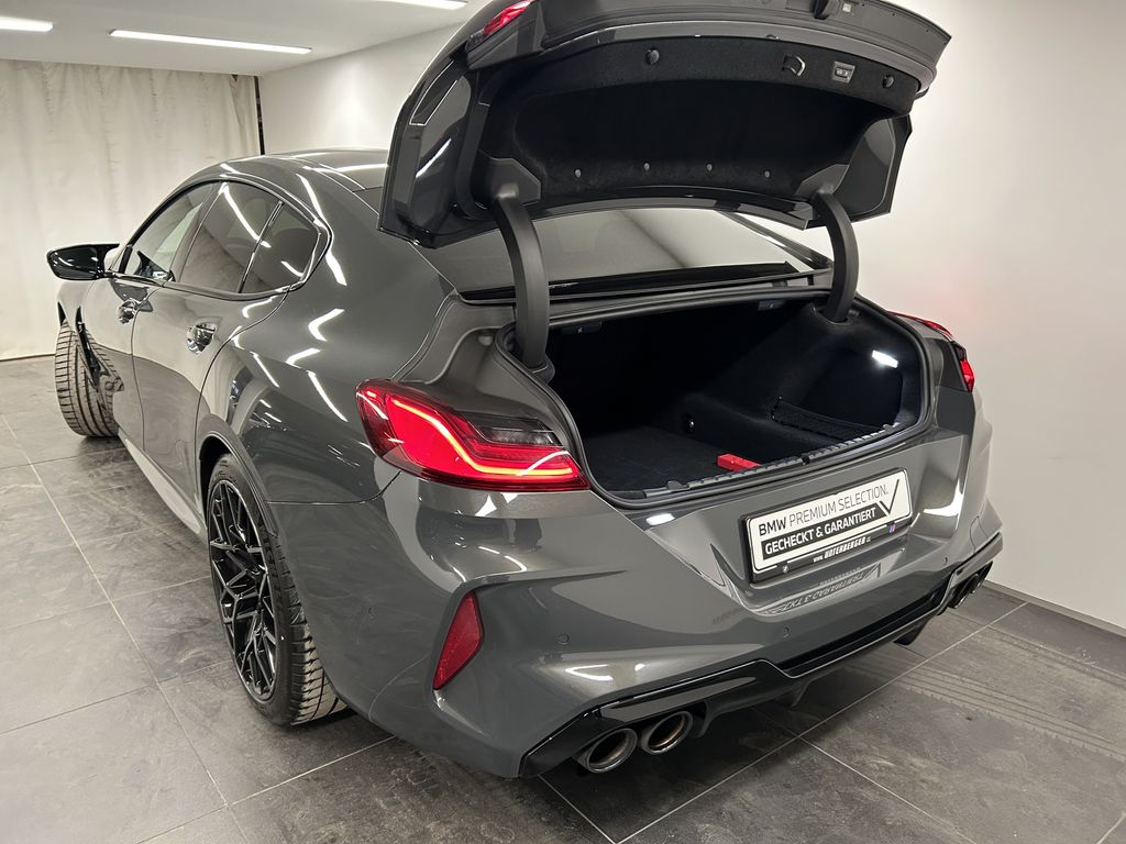 BMW M8 2025