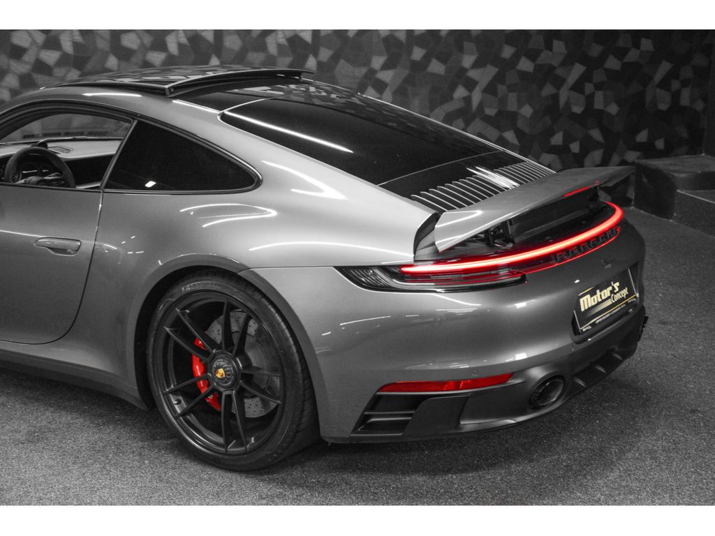 Porsche 992 2024