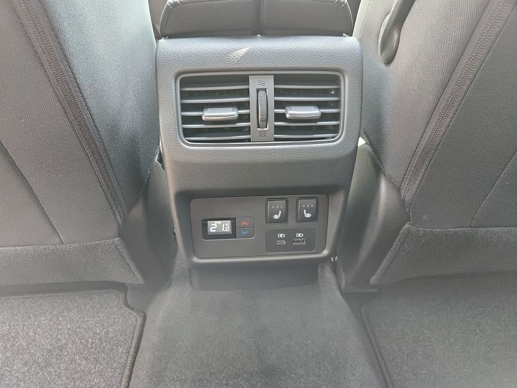 Nissan X-Trail 2025