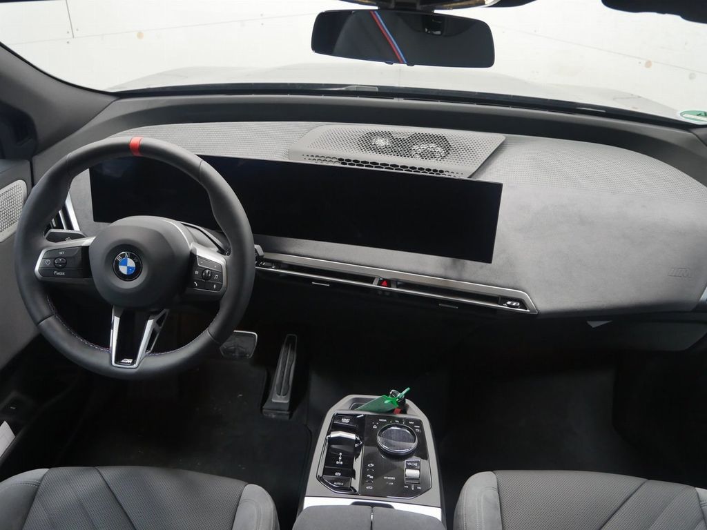 BMW iX 2025
