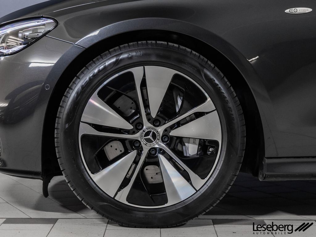 Mercedes-Benz E 300 2025