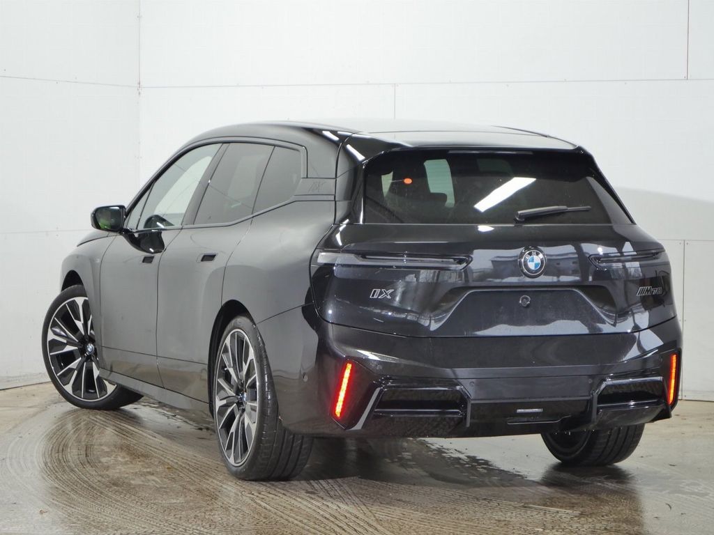 BMW iX 2025