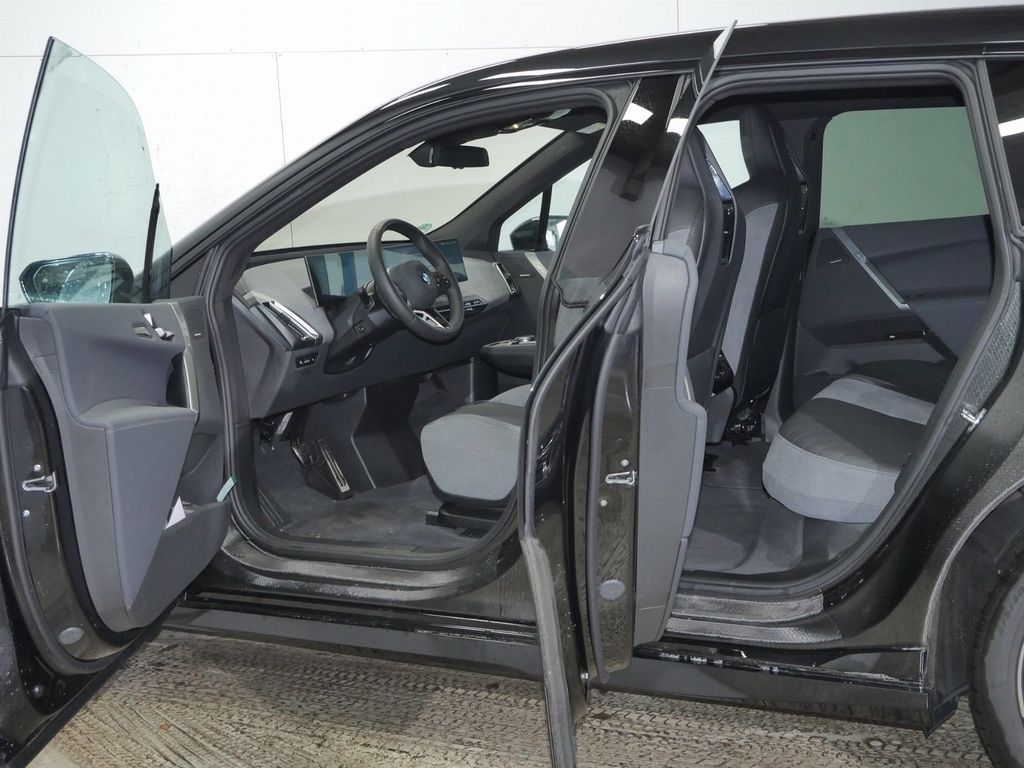 BMW iX 2025