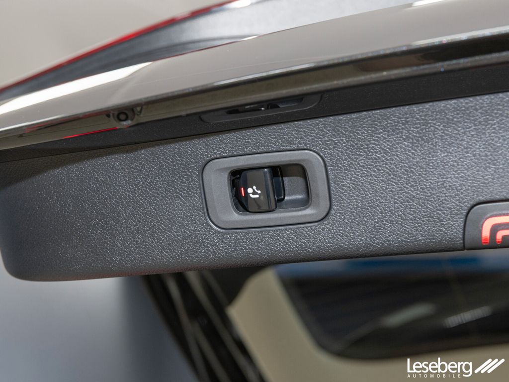 Mercedes-Benz E 300 2025