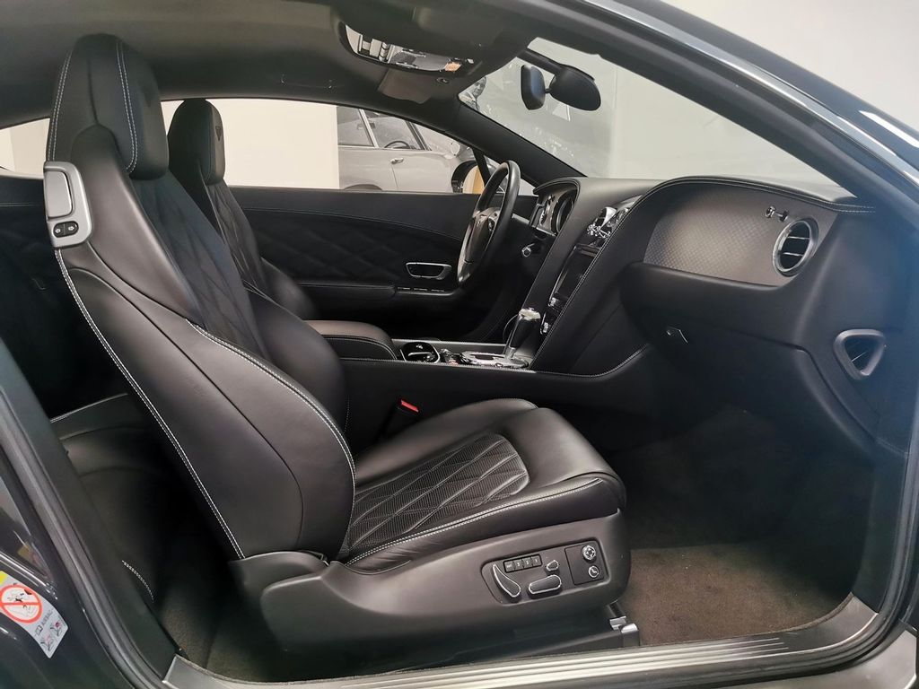 Bentley Continental GT 2012