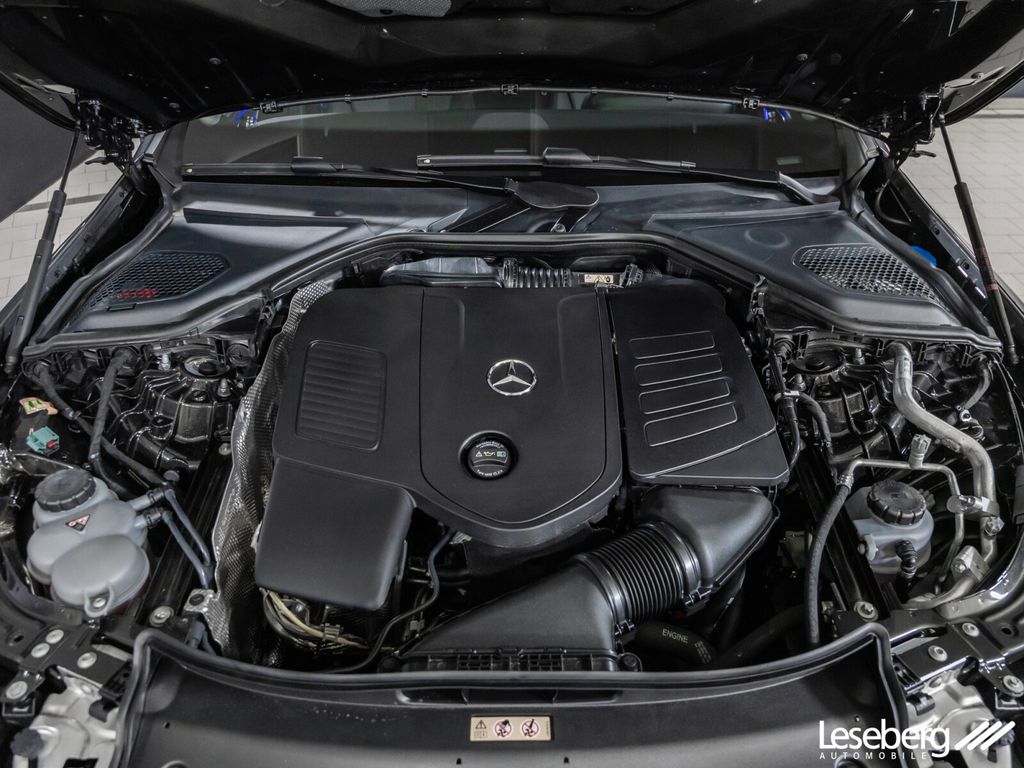 Mercedes-Benz E 300 2025