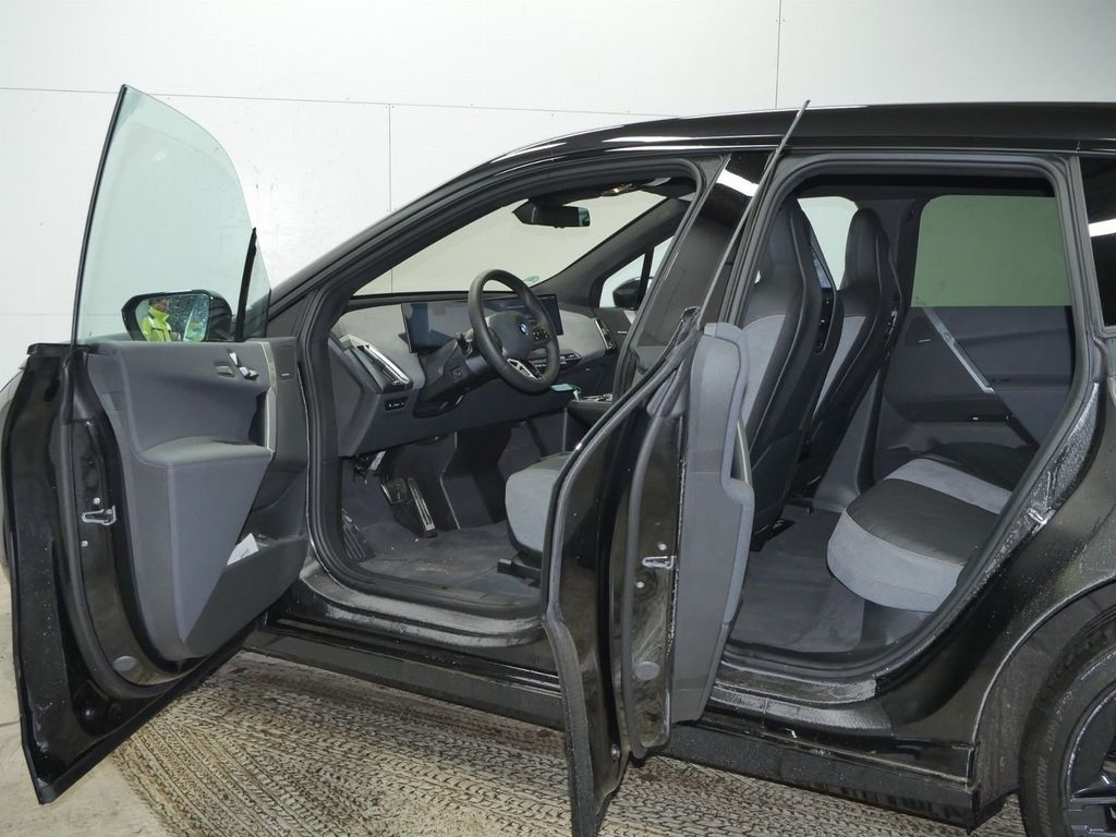 BMW iX 2025