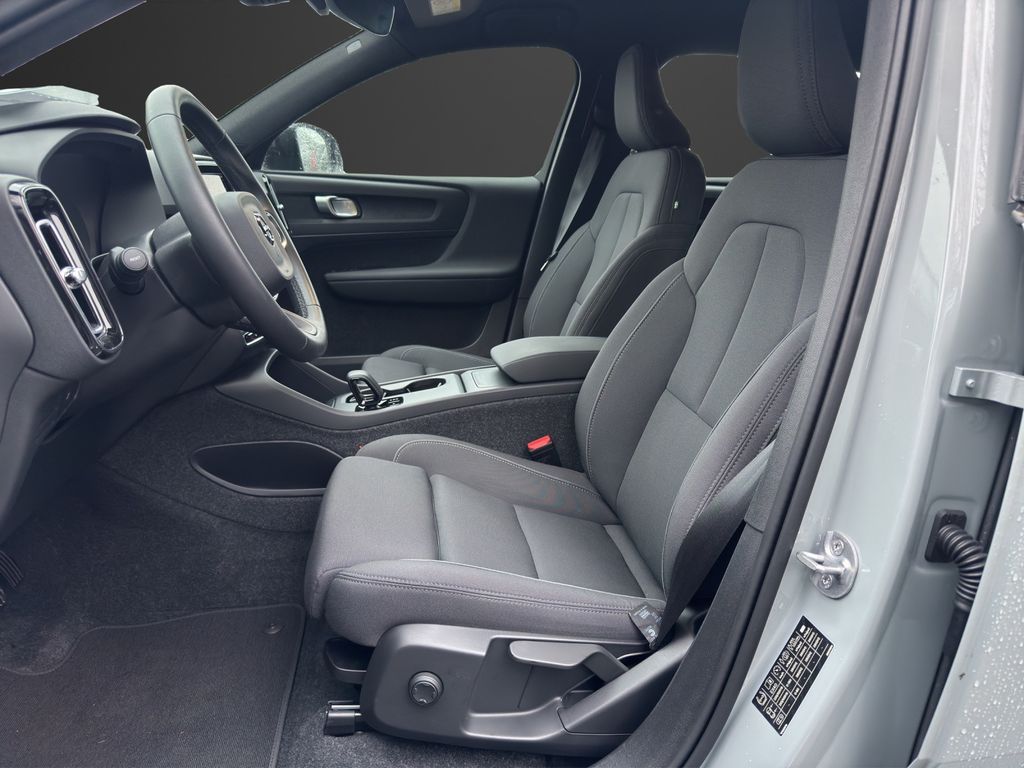 Volvo EX40 2025