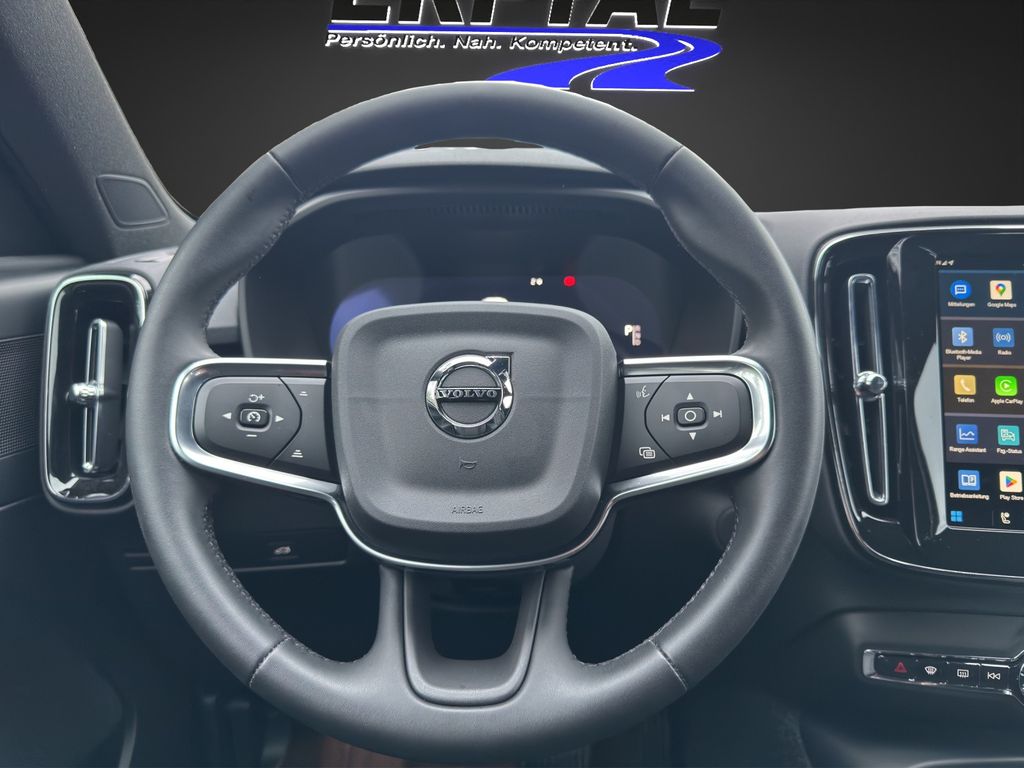 Volvo EX40 2025