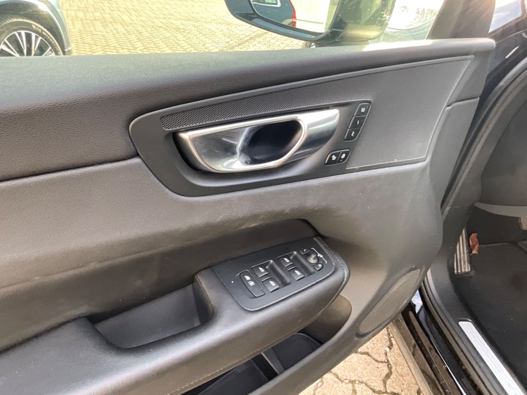 Volvo XC60 2022