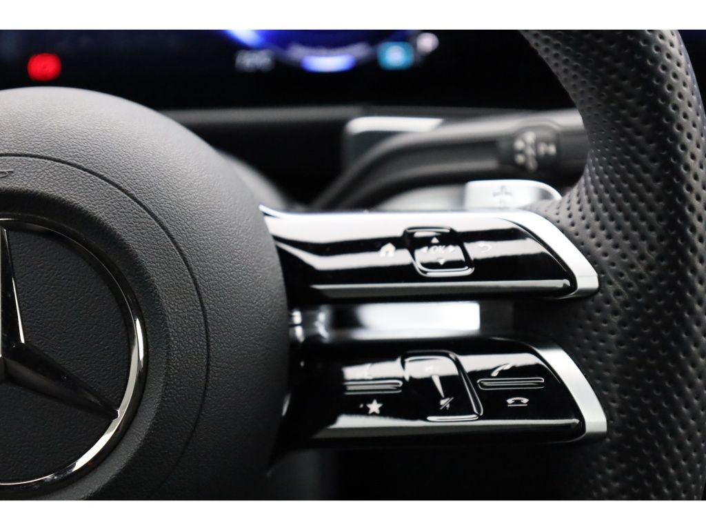 Mercedes-Benz EQB 2024