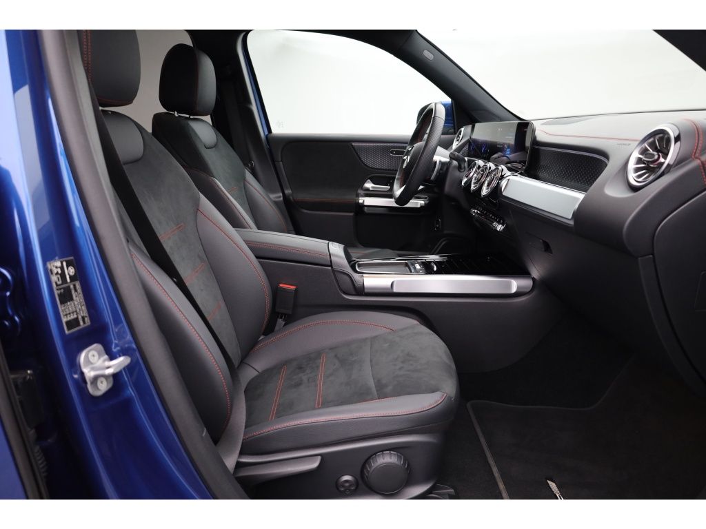 Mercedes-Benz EQB 2024