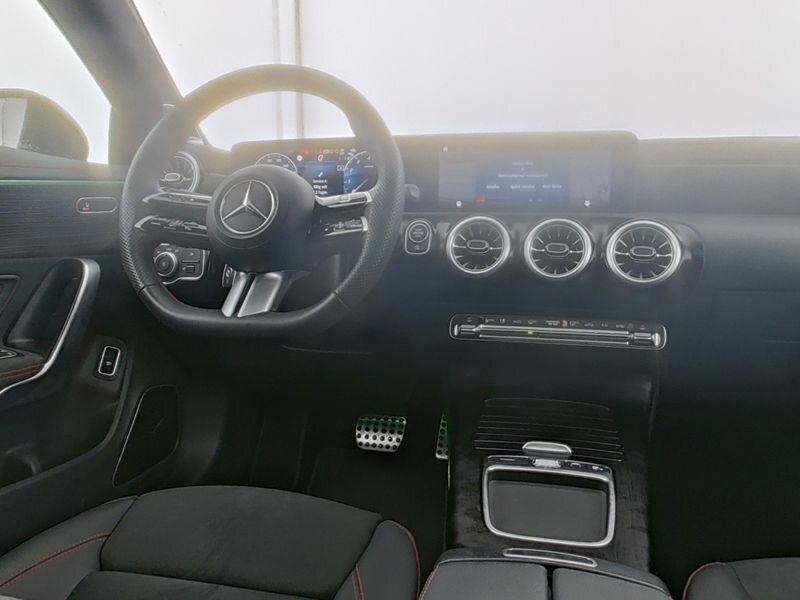 Mercedes-Benz CLA 200 2024