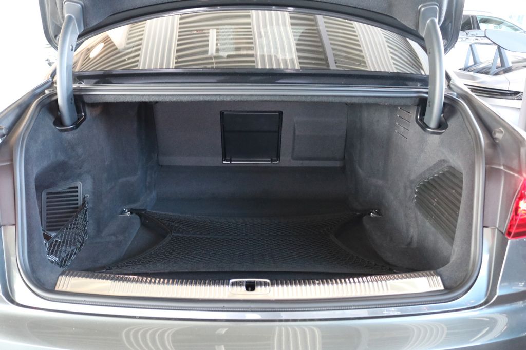 Audi A8 2024