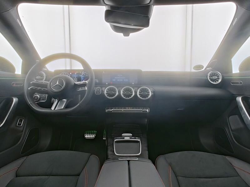 Mercedes-Benz CLA 200 2024
