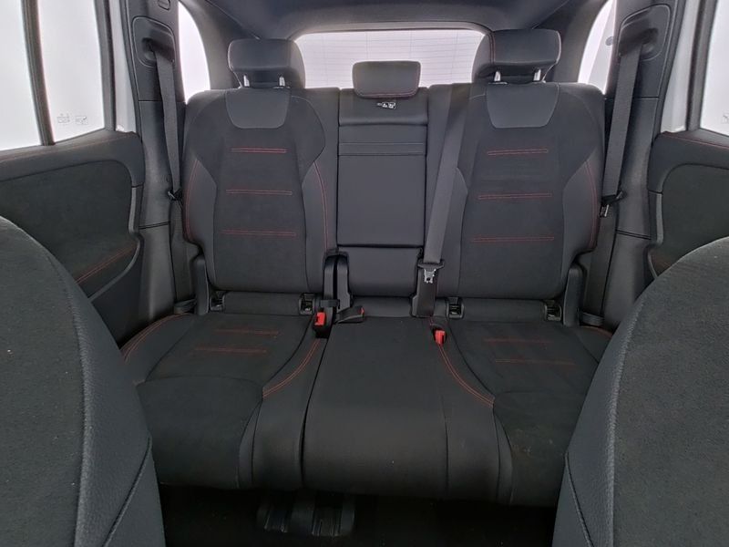Mercedes-Benz EQB 2025