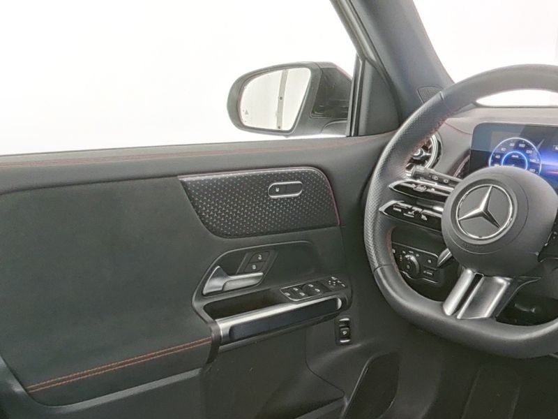 Mercedes-Benz EQB 2025