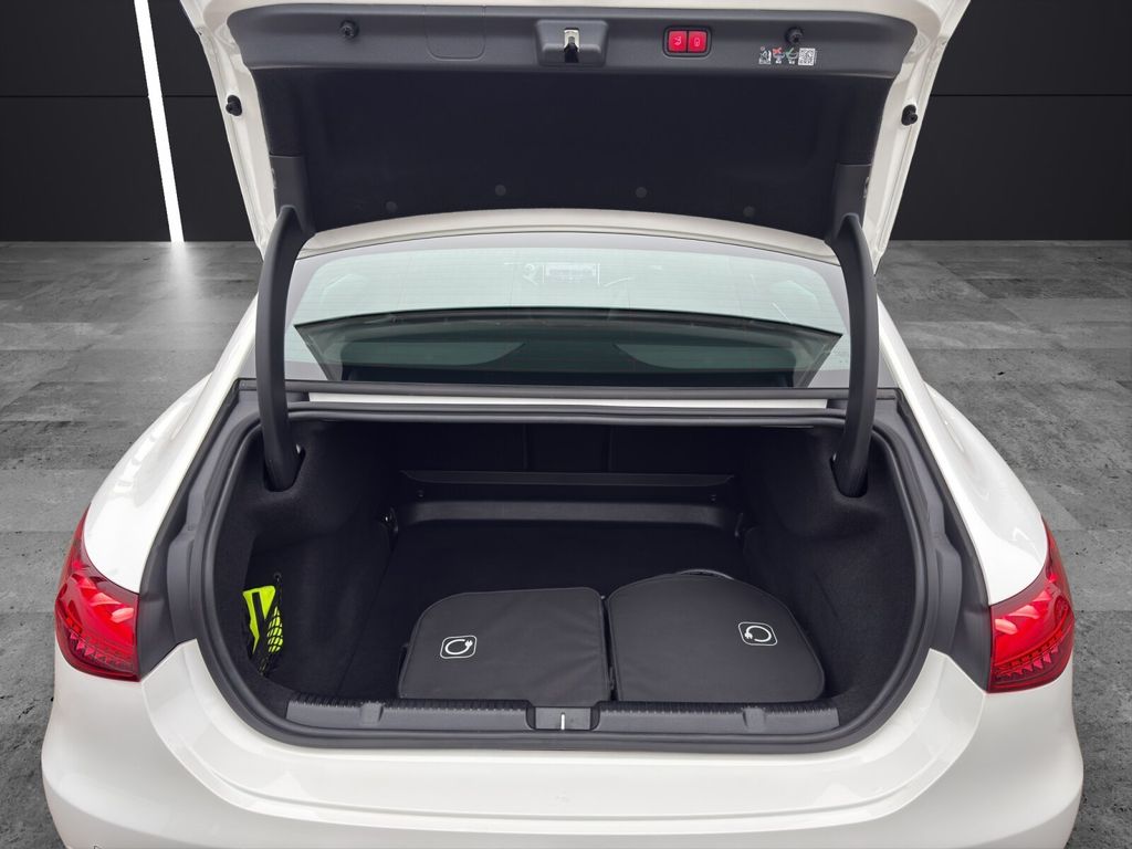 Mercedes-Benz EQE 2024