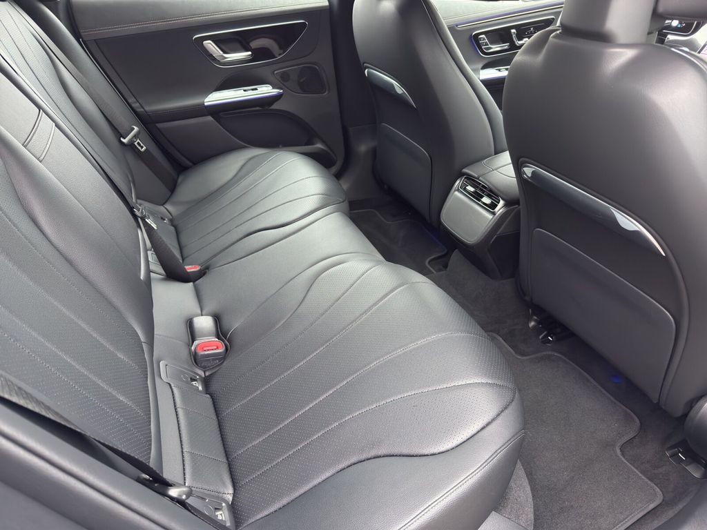 Mercedes-Benz EQE 2024