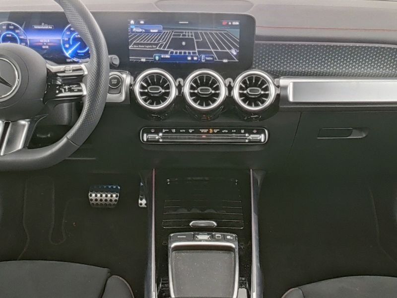 Mercedes-Benz EQB 2025